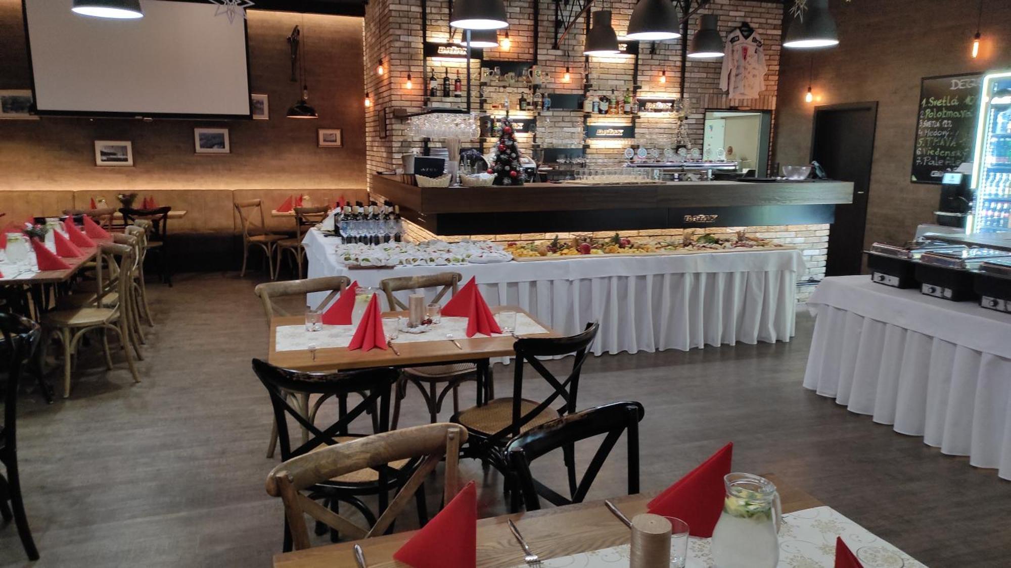 AZUL Hotel&Restaurant Partizánske Eksteriør bilde