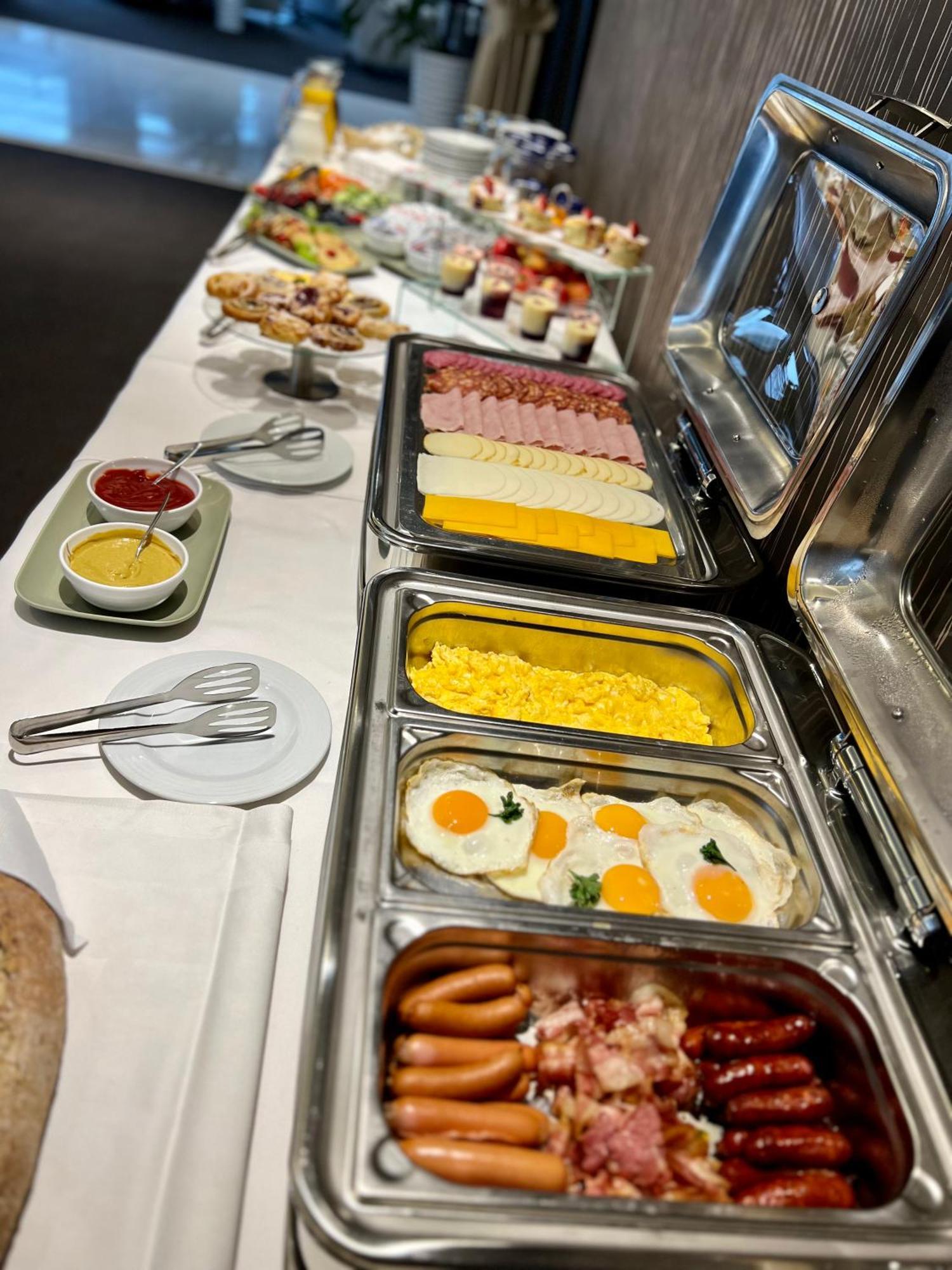 AZUL Hotel&Restaurant Partizánske Eksteriør bilde